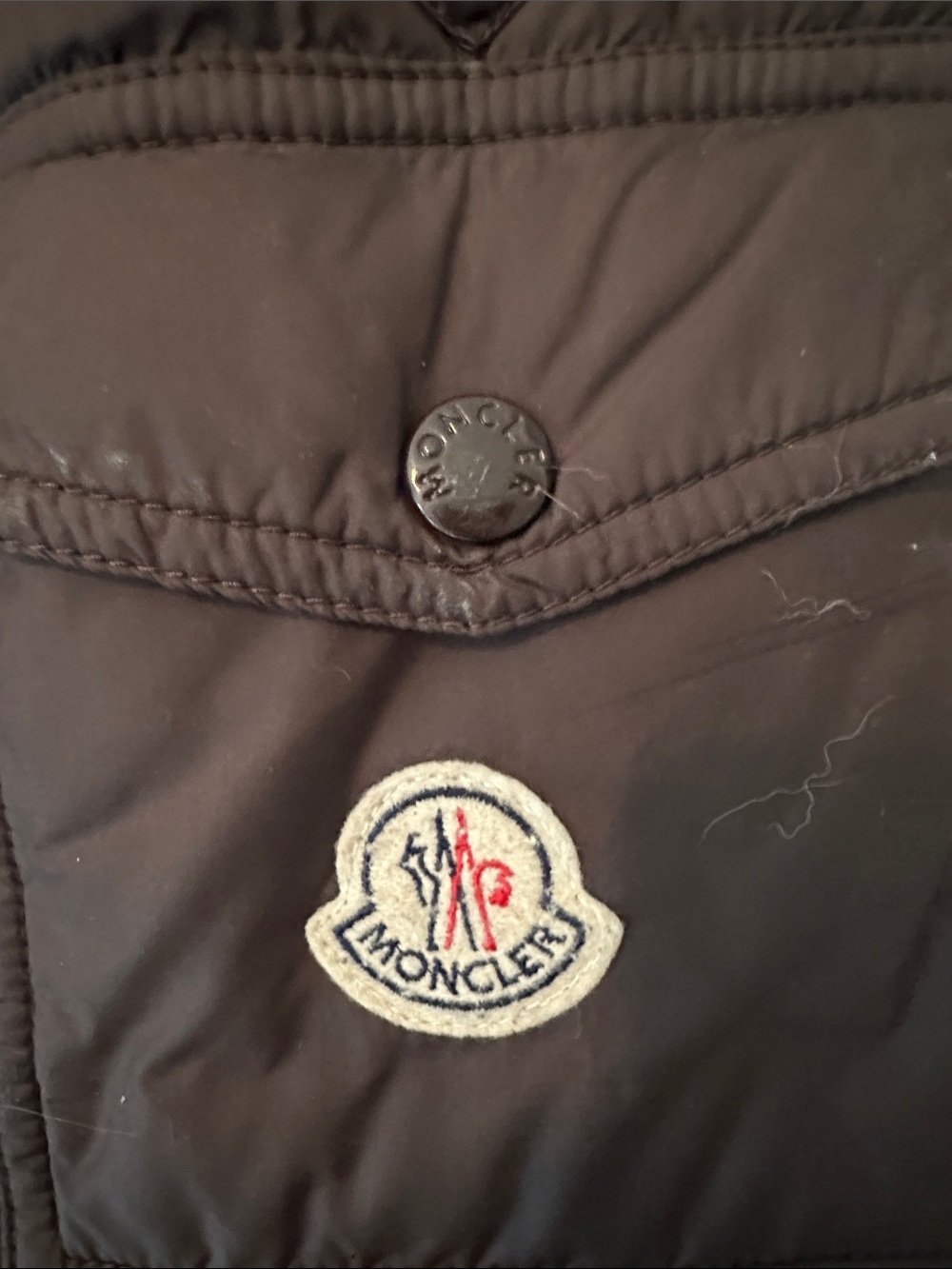 Moncler Puffer Jacket with Red & Navy Logo Patch comes with detachable hood!